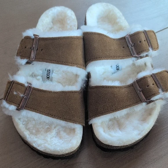 Birkenstock Tan Shearling Sandals - Picture 2 of 5